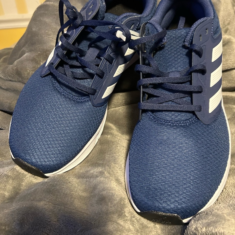 New Men’s Adidas Galaxy Navy and White Athletic Running Shoes, Sz 10.5